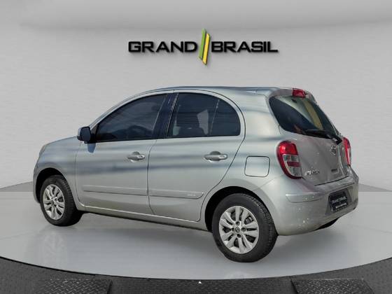 NISSAN MARCH 1.0 16V FLEX 4P MANUAL NISSAN MARCH 1.0 16V FLEX 4P MANUAL